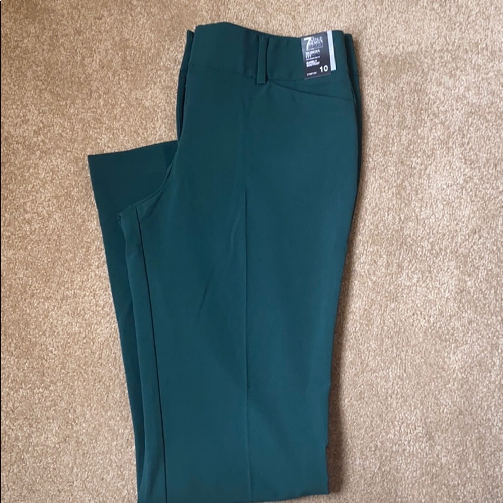 NWT New York and Co Barely Bootcut Pant Sz 10 Tall